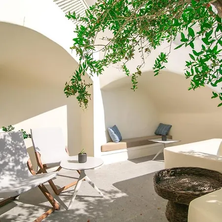 Elegant Santorini Villa Ioulia Private Pool Air Conditioning 3 Bedrooms Villa *
