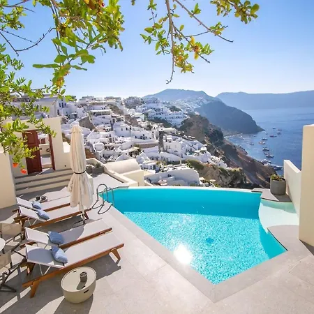 Elegant Santorini Villa Ioulia Private Pool Air Conditioning 3 Bedrooms Βίλα Οία