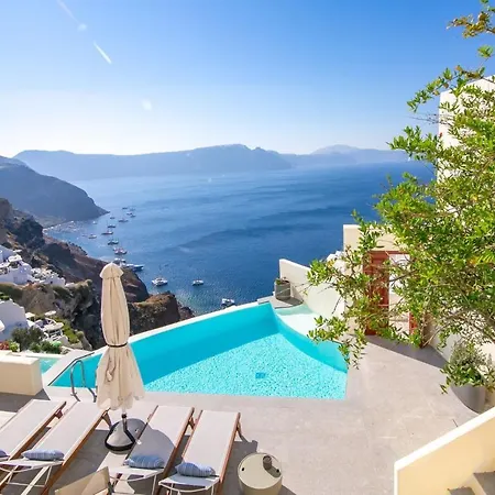 Elegant Santorini Villa Ioulia Private Pool Air Conditioning 3 Bedrooms